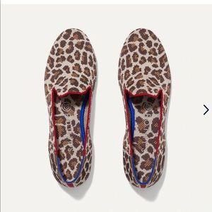 Rothys Mocha Spot Loafer, size 8.5